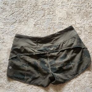 lululemon athletica Camo Women Shorts - Green and Black